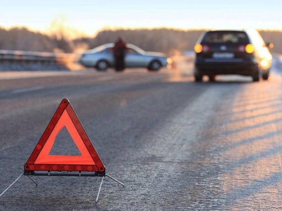 Bakıda Range Roverlə Mercedes toqquşdu, ölən və yaralılar var