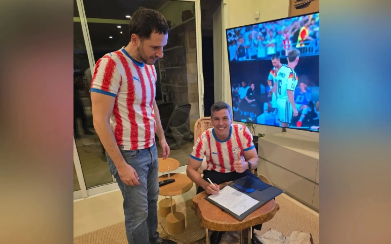 Komandası qalib gəldi, ölkə tətil elan etdi