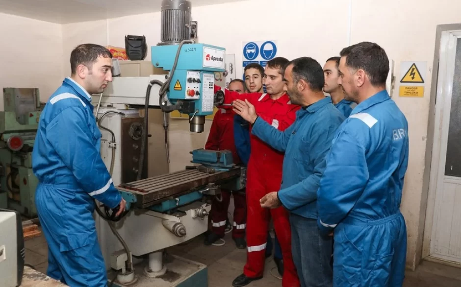 Peşə təhsili üzrə ixtisasların təsnifatında dəyişiklik EDİLDİ 