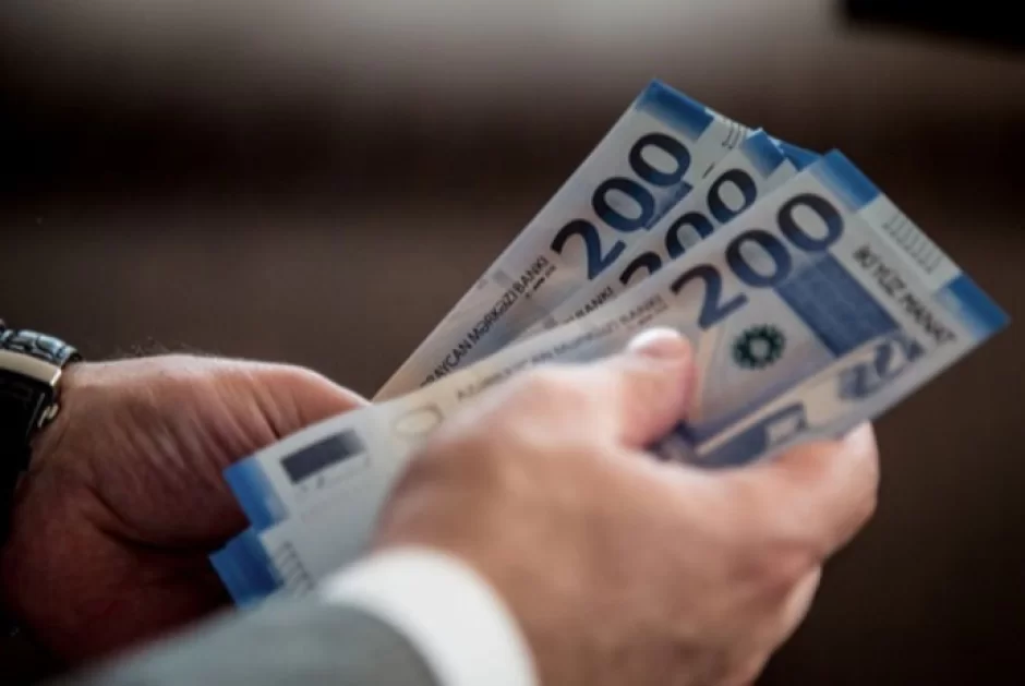 Bu şəxslərin maaşları DƏYİŞDİ - QƏRAR