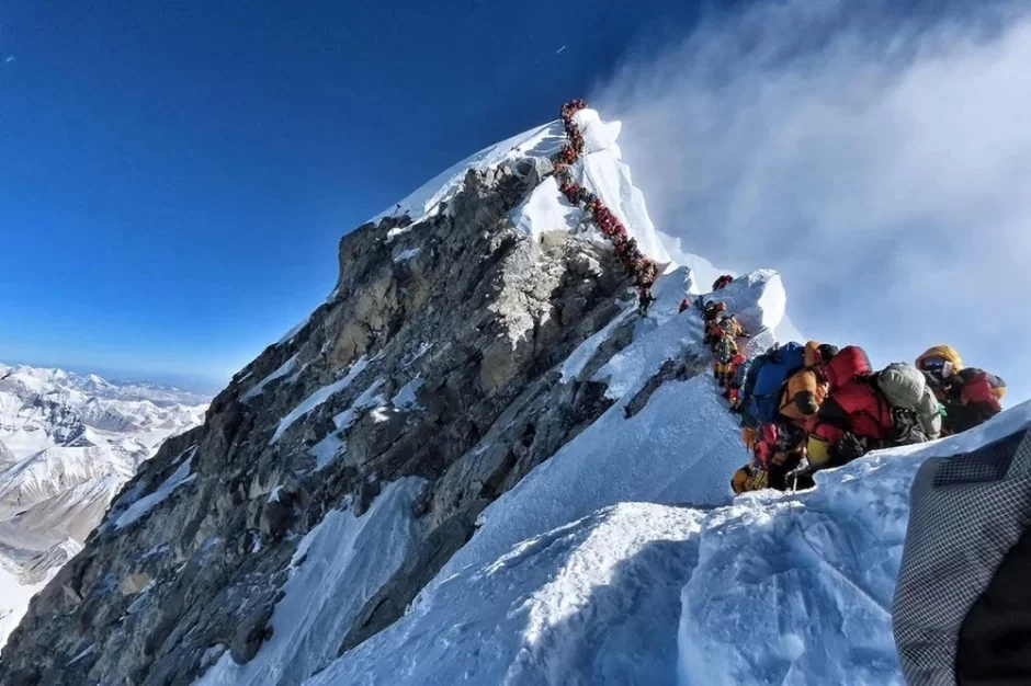100 illik SİRR AÇILDI: Everestə qalxarkən yoxa çıxan alpinistin QALIQLARI TAPILDI!