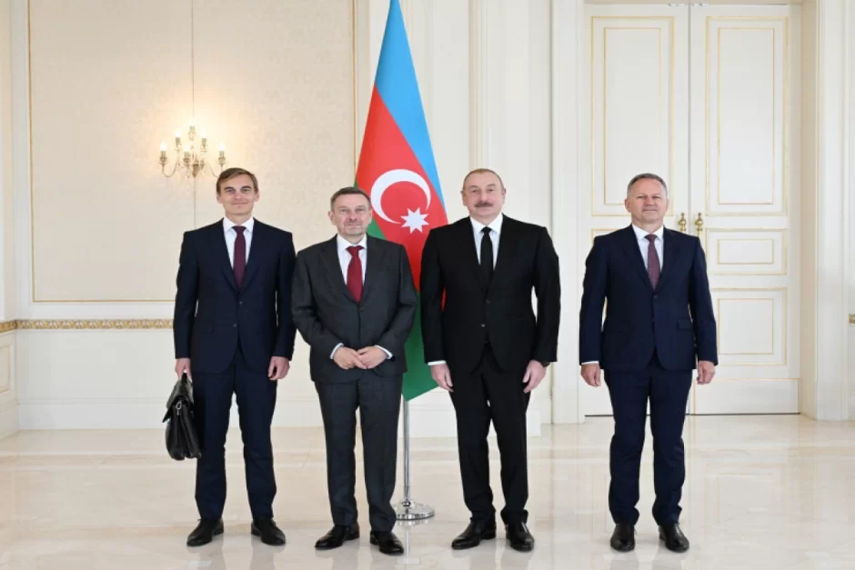 Estoniya və Danimarkanın yeni səfirləri İlham Əliyevin qəbulunda - FOTOLAR