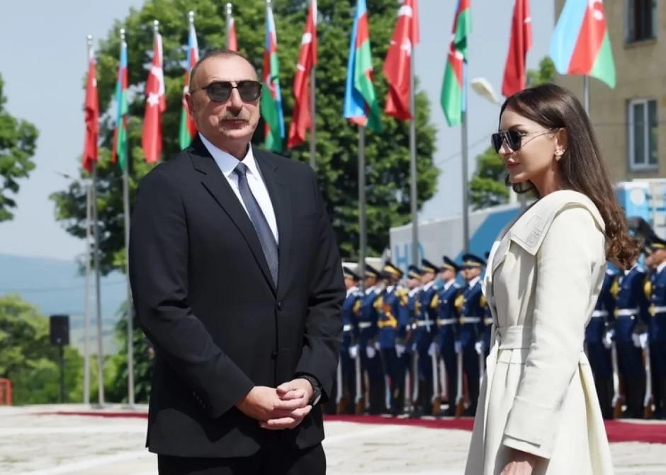 Milli Məclis Prezident və xanımını TƏBRİK ETDİ