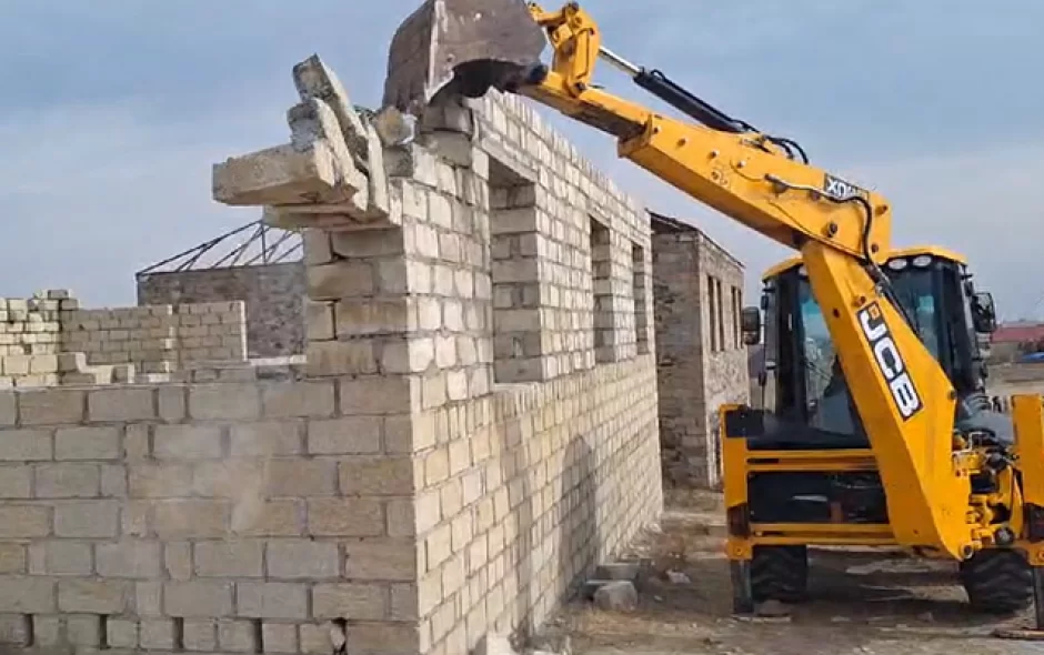 FHN qanunsuz tikililəri sökdü - Video