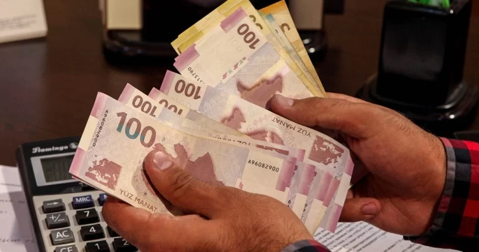 Bakıda “BMW”dən ətir və pul oğurlayan 2 yeniyetmə saxlanıldı