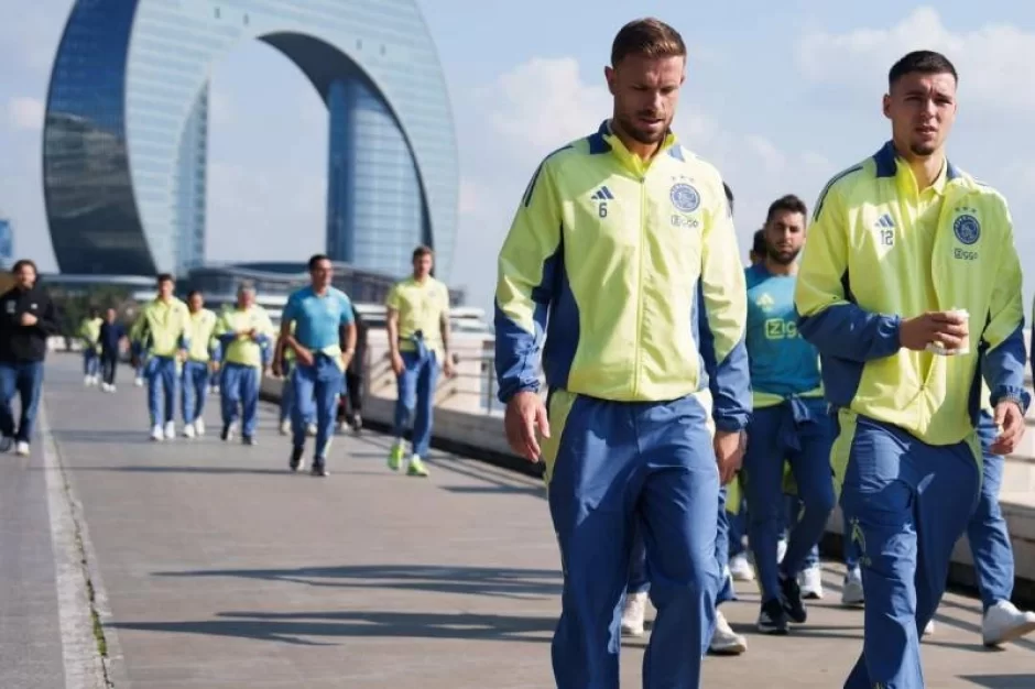 \"Ayaks\" futbolçuları Bakını gəzdilər - VİDEO