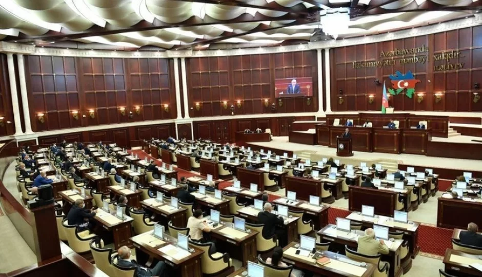 Bu deputatlar həm maaş, həm də pensiya alır - SİYAHI
