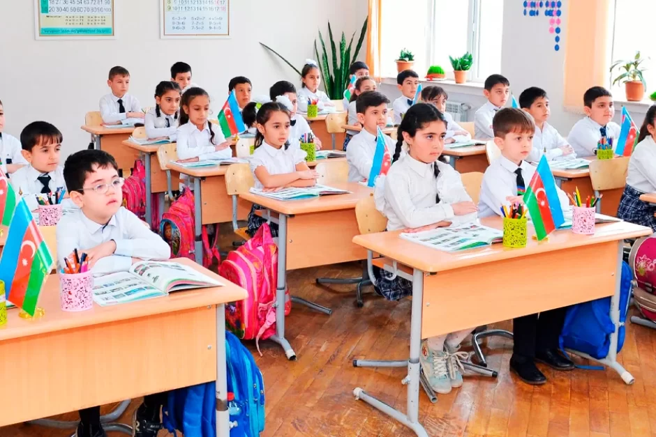 Şagirdlərin elektron yerdəyişməsi başladı