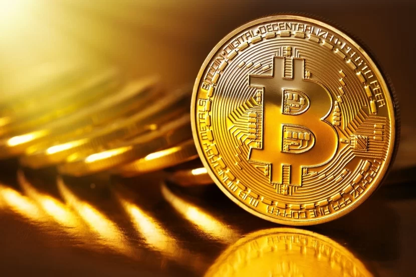 Bitkoinin qiyməti 2% artıb