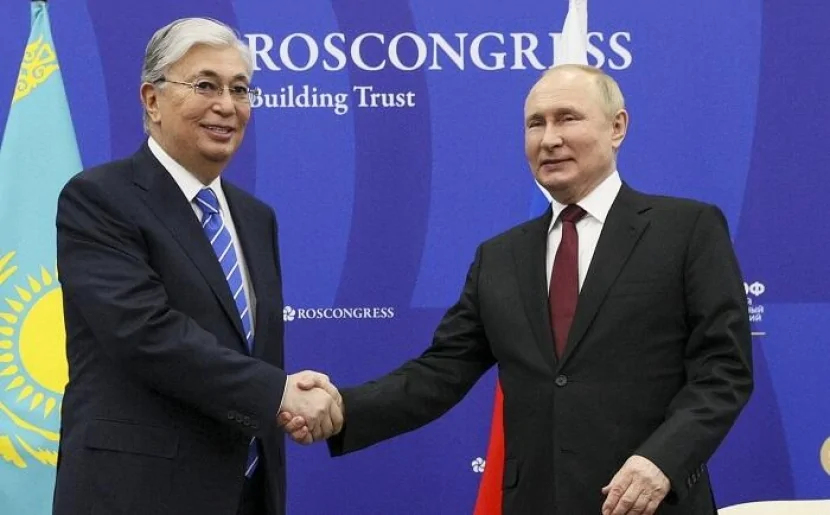 Tokayev Moskvaya səfər etdi