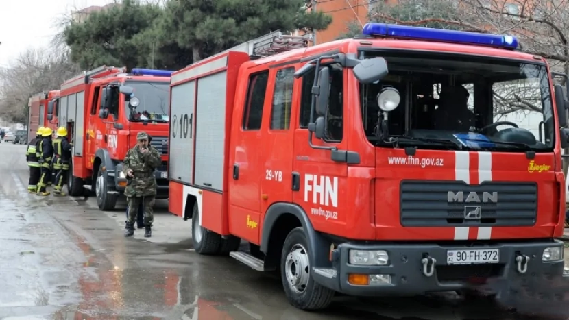 Yarımtikili evdə YANĞIN