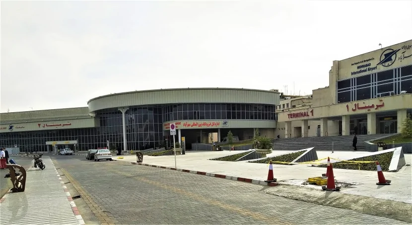 İsrail İranın üç hava limanına zərbə endirdi