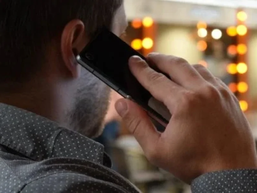 Əfqanıstanda cinlərlə telefonla əlaqəyə görə kişi həbs edilib