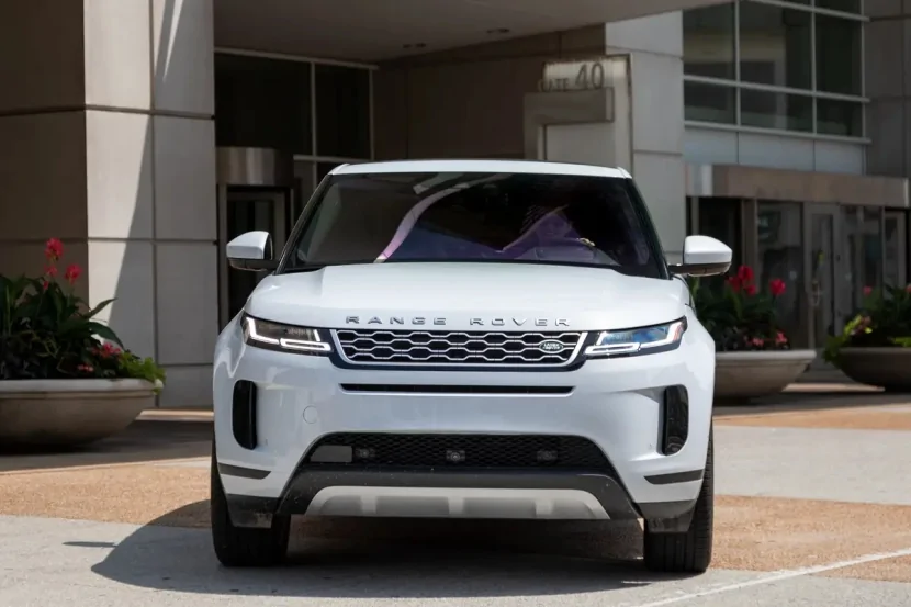 Bakıda Range Rover qaçırıb QƏZA TÖRƏTDİ