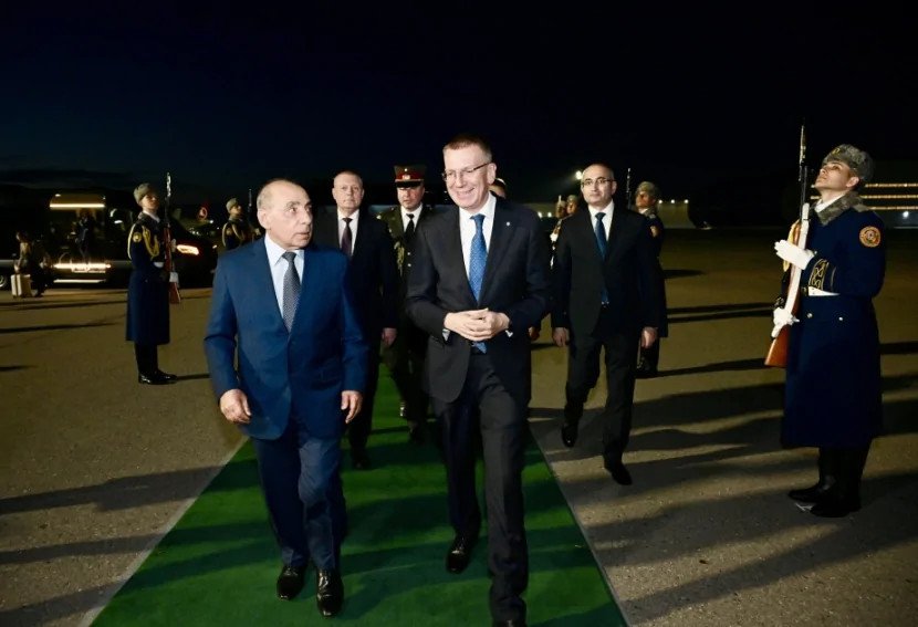 Latviya Prezidenti  Azərbaycanda SƏFƏRDƏDİR