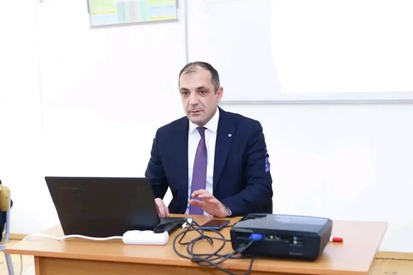 Qələmşah Dostuyevə TÖHMƏT: İşdən ÇIXARILDI