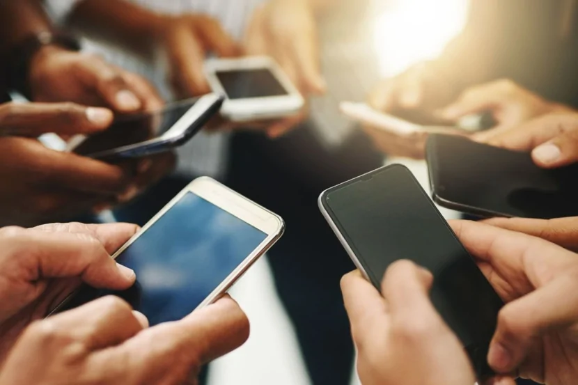 Geri sayım başladı: Minlərlə telefon 24 saat sonra şəbəkədən ayrılacaq