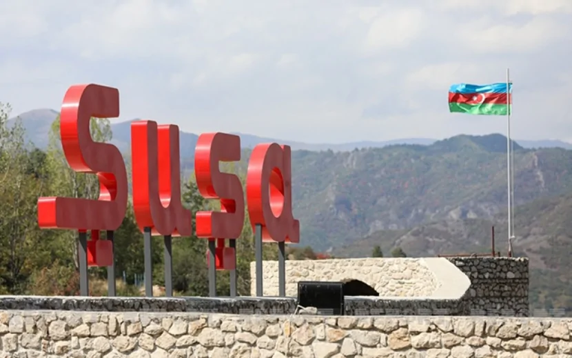 Xarici diplomatlar Şuşada bərpa işləri ilə tanış olublar