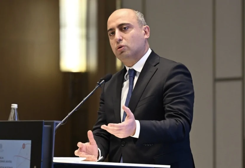 Distant təhsil modeli üzərində işləyirik- Emin Əmrullayev