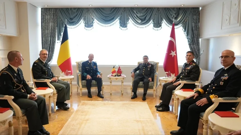 Səlcuq Bayraqdar belçikalı həmkarı ilə görüşüb