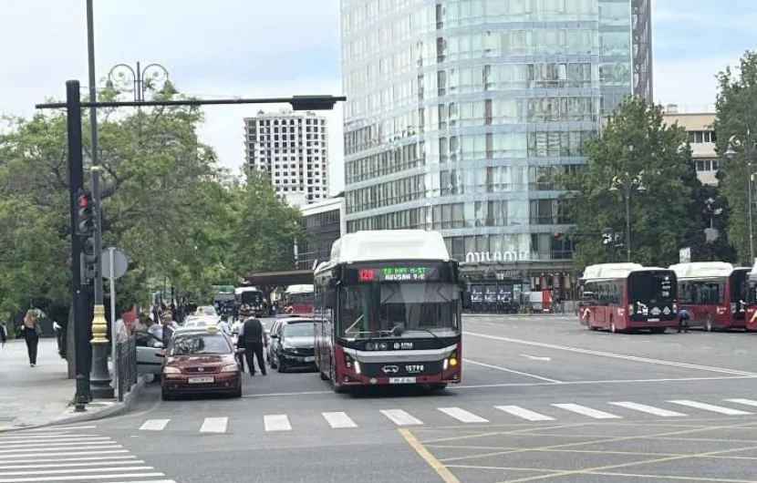 Bakıda avtobus qəzası BAŞ VERİB