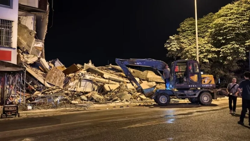 Çində GÜCLÜ ZƏLZƏLƏ: 7 mindən çox insan təxliyə edilib