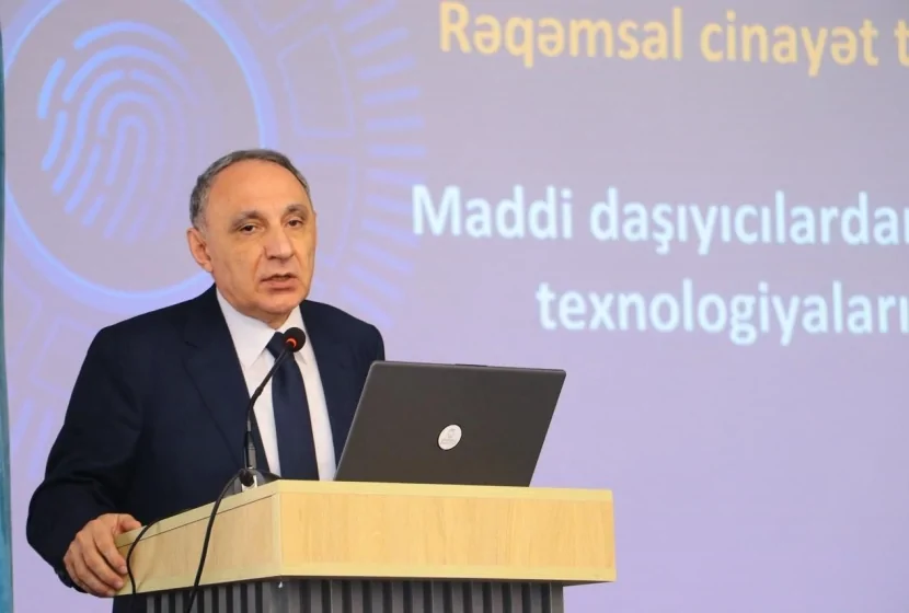 Kamran Əliyev Qarabağ Universitetinin tələbləri ilə görüşüb