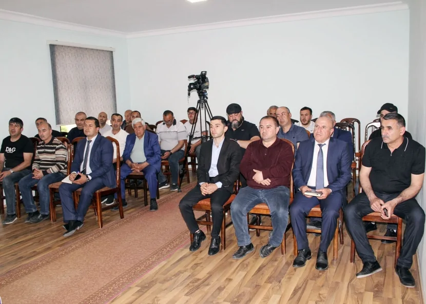 “Azərişıq” ASC-nin nümayəndələri Naxçıvanda fermer və sahibkarlarla görüşüb