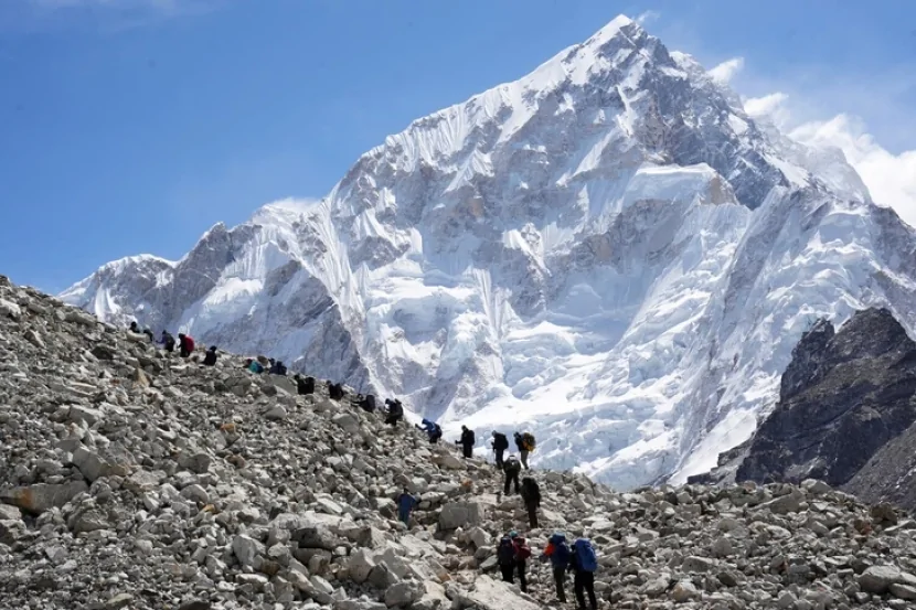 Everestdə insan \"tıxacları\"- GÖRÜNTÜLƏR