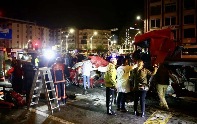 Türkiyədə dəhşətli QƏZA: 5 ölü, 6 yaralı