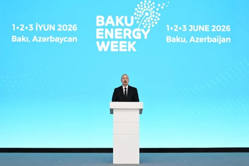 Prezident Bakıda keçirilən forumda çıxış edir