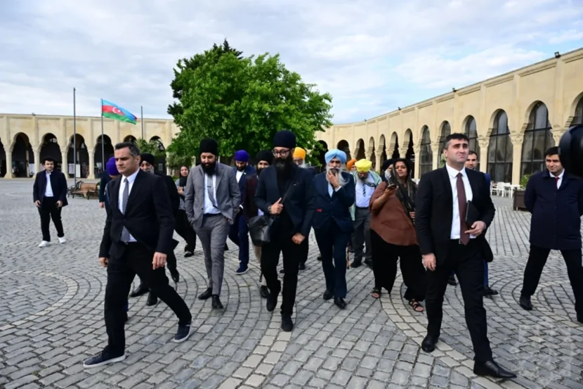 Beynəlxalq konfransın iştirakçıları \"Atəşgah məbədi\" ilə tanış olublar