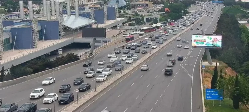 Paytaxtın bu küçələrində sıxlıq müşahidə OLUNUR