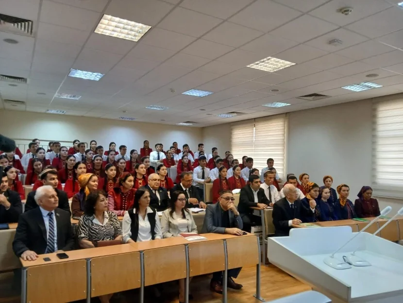 Türkmənistan Dövlət Universitetində Səməd Vurğunun 120 illiyinə həsr olunan tədbir keçirilib