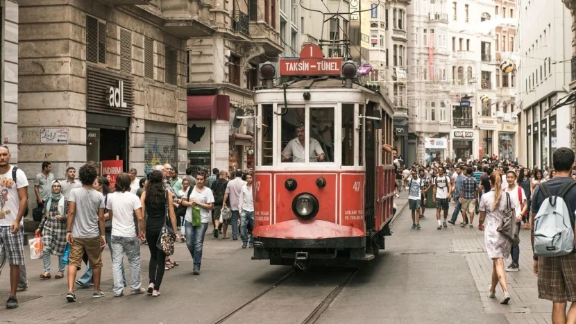 İstanbulda silahlı hücum oldu