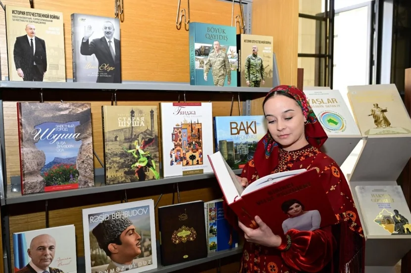 Türkmənistan Dövlət Kitabxanasında \"Azərbaycan ədəbiyyatı guşəsi\" açılıb