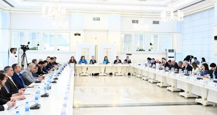 Parlamentdə komitələrin birgə iclası keçirilib