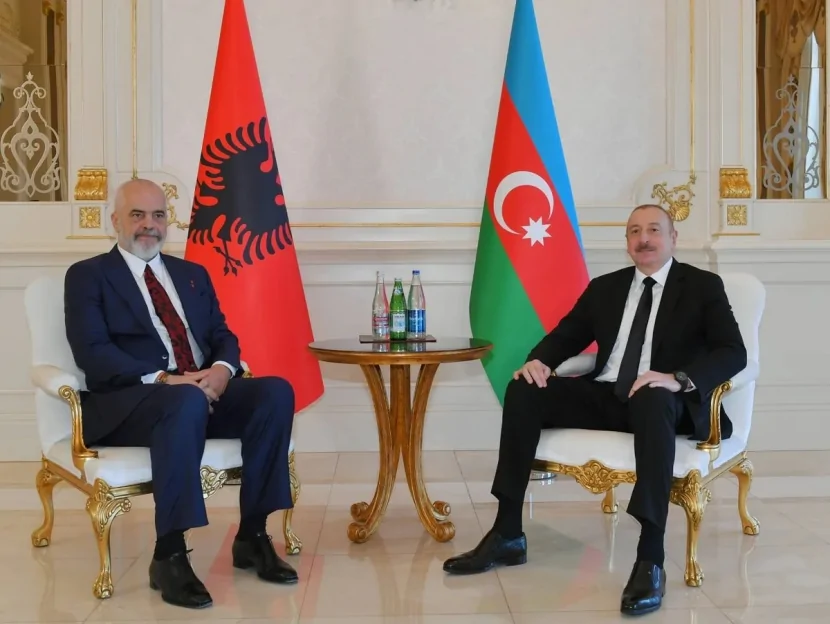 Edi Rama İlham Əliyevi təbrik edib